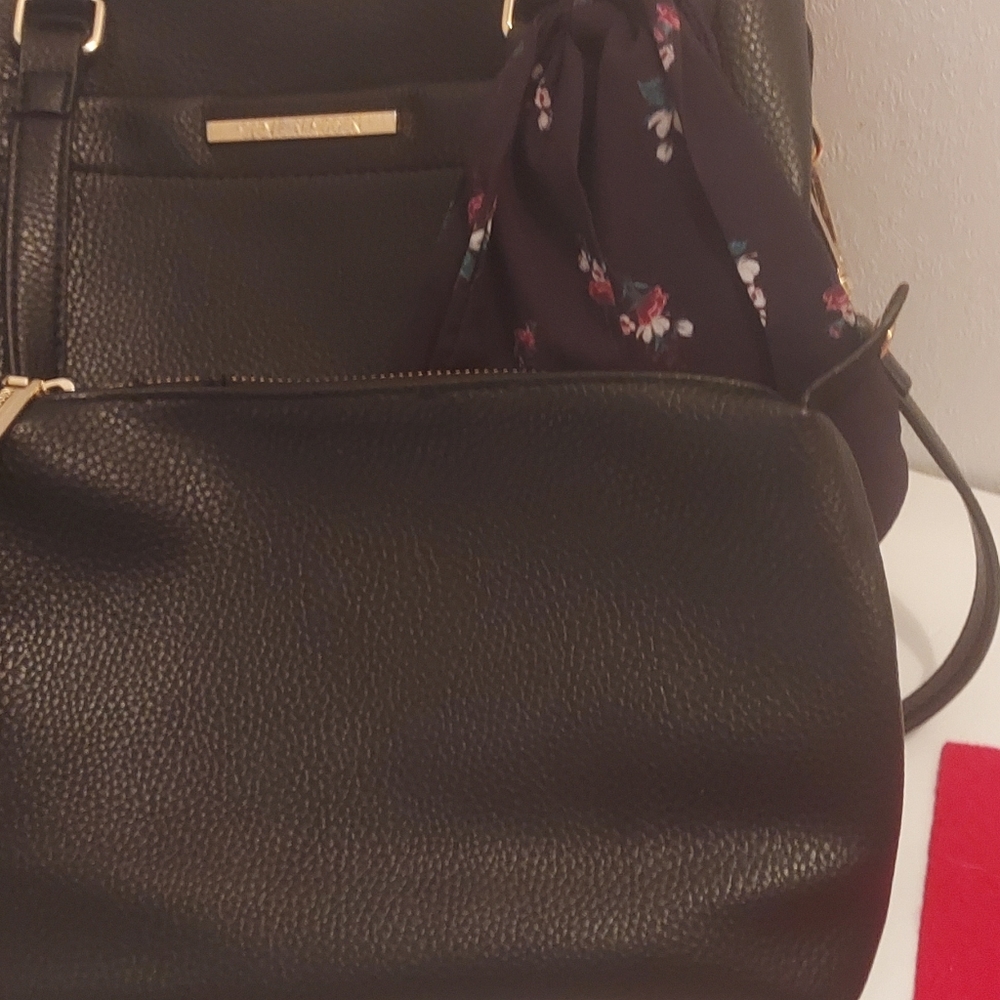 Steve Madden 3 Pc Black BNellie Large Tote, Accessory Bag & Wristlet + Scarf